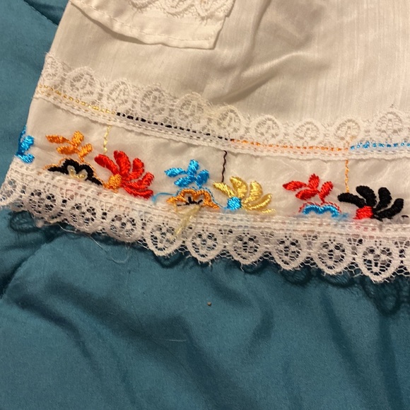 Handmade little girls white flower dress - Picture 4 of 8